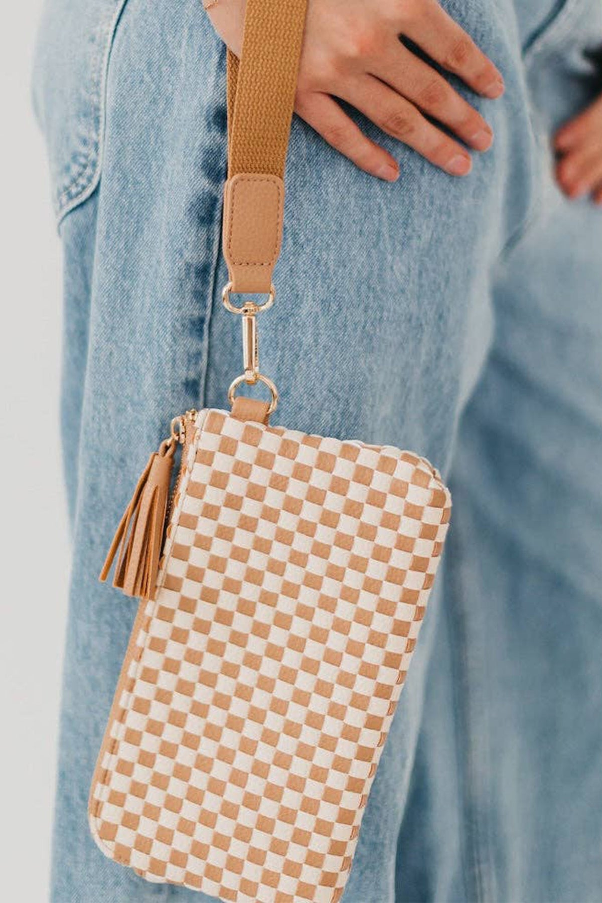 Color black Checkered  Woven Clutch Wristlet PU Leather Large Size Patterned Wallet